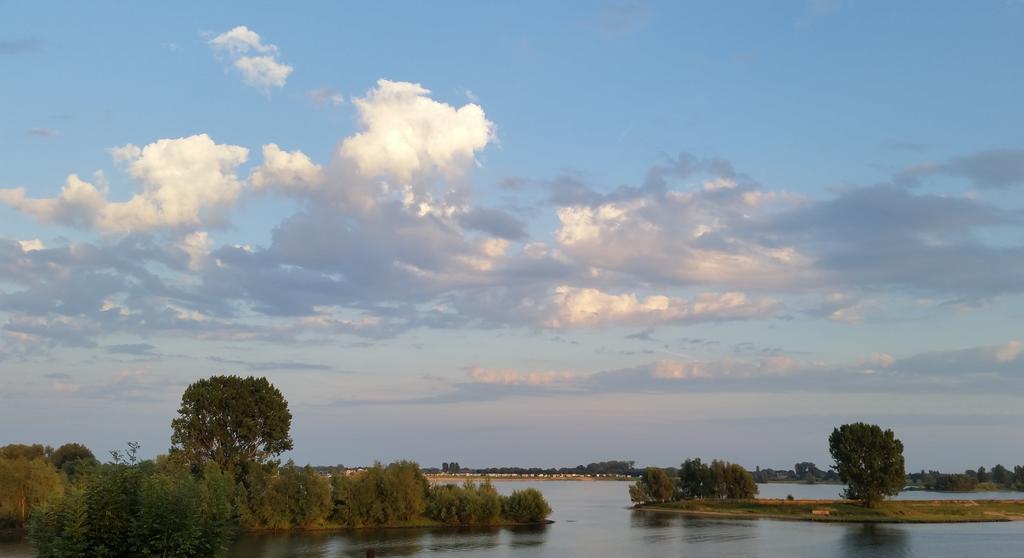 'T Oude Veerhuis Heerewaarden Esterno foto